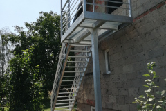 konstrukcje-stalowe-lodzkie-balustrady-schody-ogrodzenia-meble-loft-wieszaki-spawanie-1