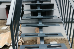 konstrukcje-stalowe-lodzkie-balustrady-schody-ogrodzenia-meble-loft-wieszaki-spawanie-12