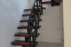 konstrukcje-stalowe-lodzkie-balustrady-schody-ogrodzenia-meble-loft-wieszaki-spawanie-33