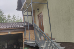 konstrukcje-stalowe-lodzkie-balustrady-schody-ogrodzenia-meble-loft-wieszaki-spawanie-5